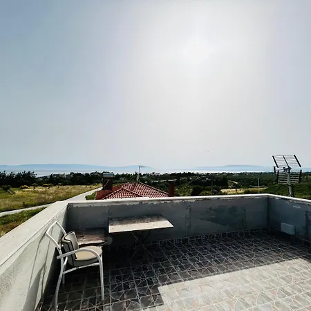 Sea View With Garden Apartment