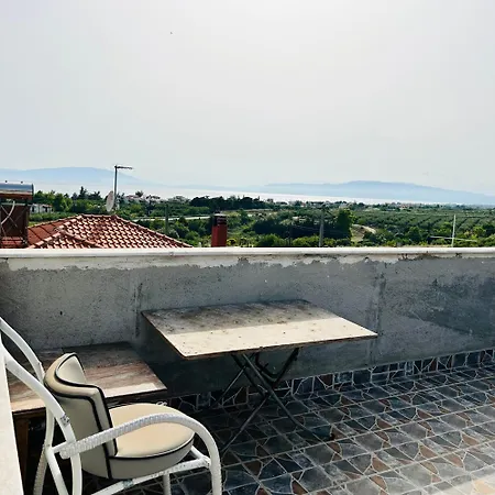 Apartment Sea View With Garden